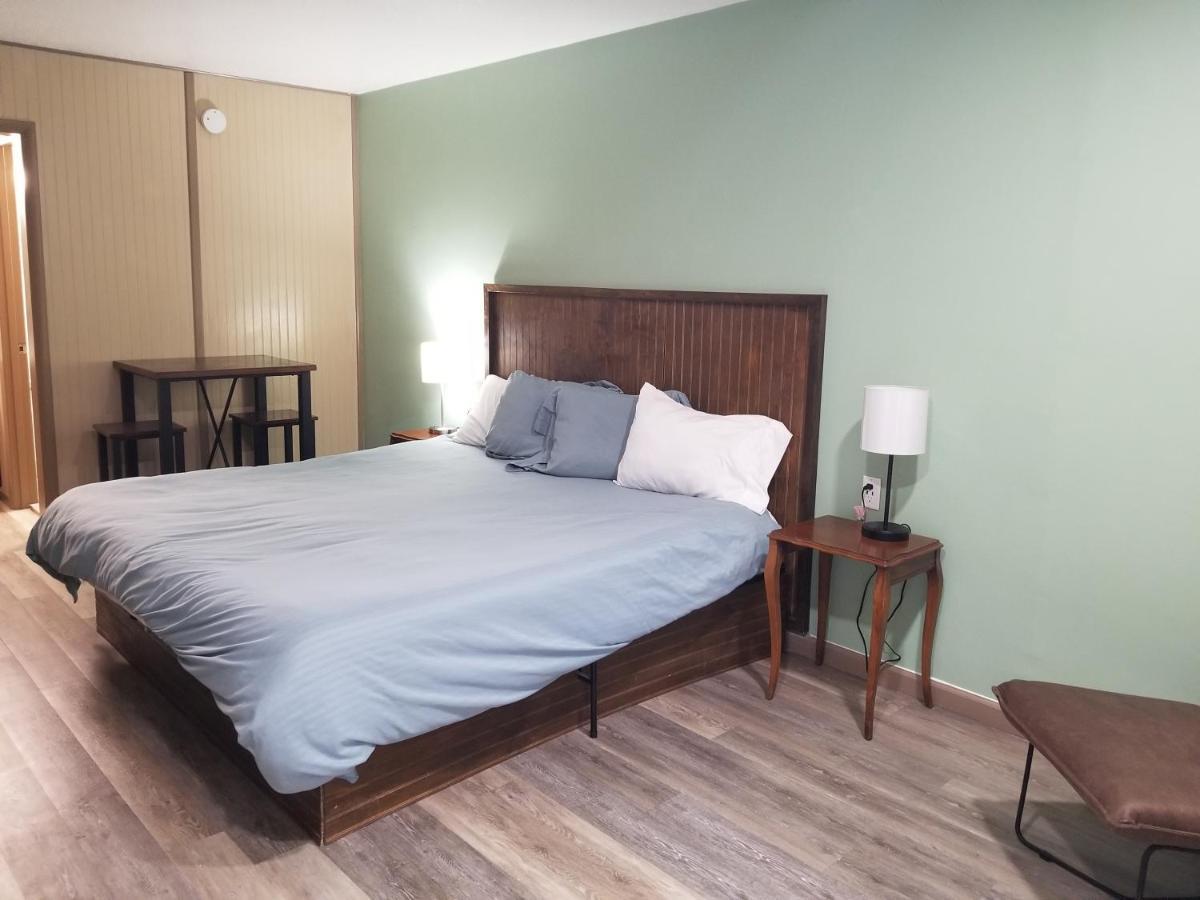 Blue Sky Inn- Complimentary Happy Hour Th-Sun, Veteran Owned, Full Breakfast, Best Green Space, 1 Mile From Blue Ridge, Fire Pit 외부 사진