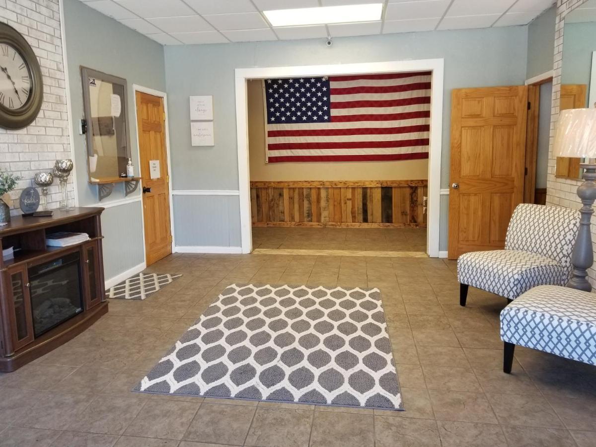 Blue Sky Inn- Complimentary Happy Hour Th-Sun, Veteran Owned, Full Breakfast, Best Green Space, 1 Mile From Blue Ridge, Fire Pit 외부 사진