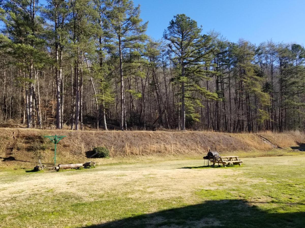 Blue Sky Inn- Complimentary Happy Hour Th-Sun, Veteran Owned, Full Breakfast, Best Green Space, 1 Mile From Blue Ridge, Fire Pit 외부 사진