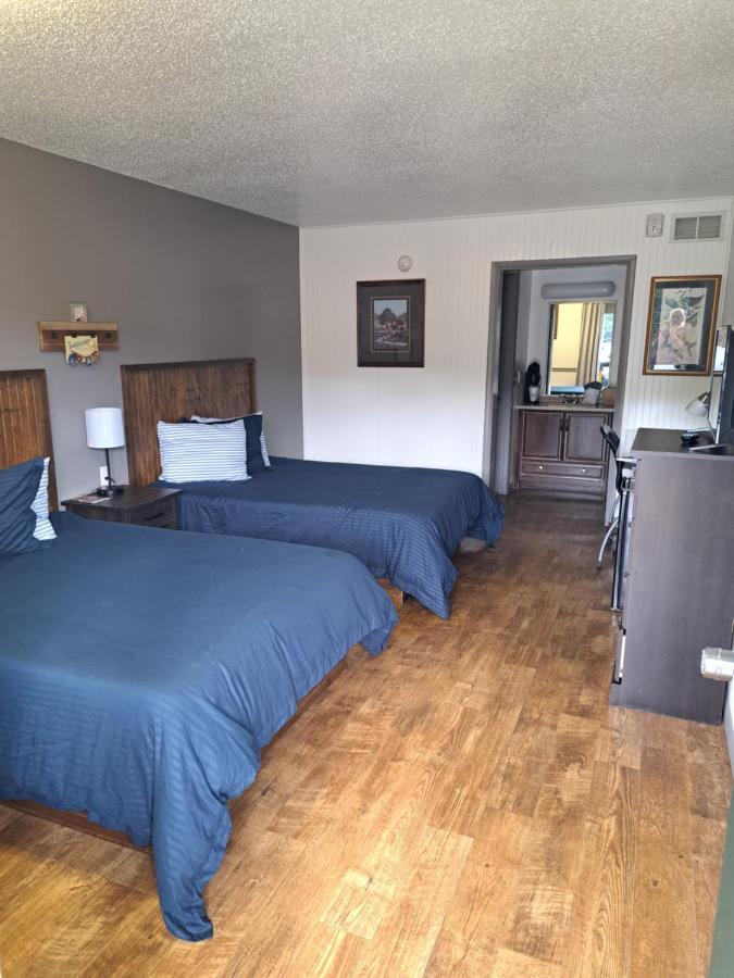 Blue Sky Inn- Complimentary Happy Hour Th-Sun, Veteran Owned, Full Breakfast, Best Green Space, 1 Mile From Blue Ridge, Fire Pit 외부 사진