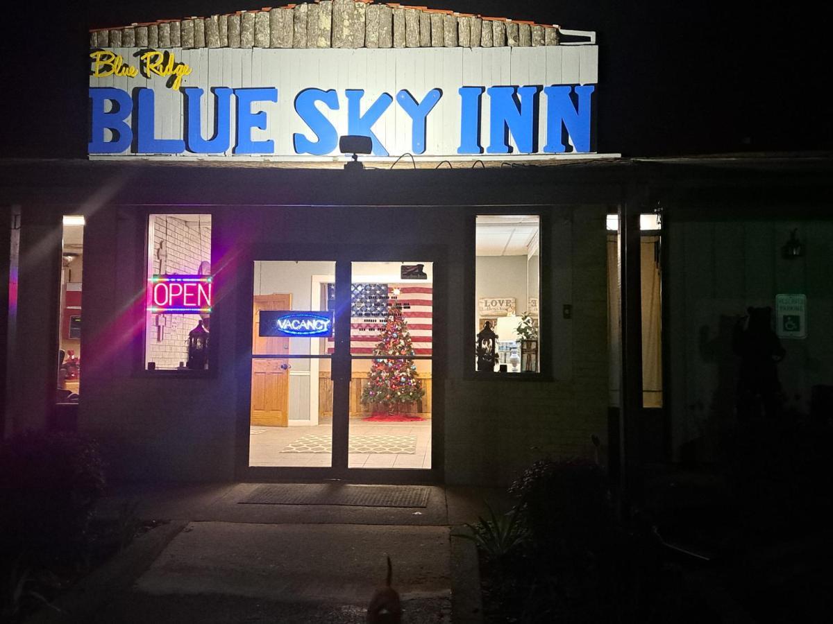 Blue Sky Inn- Complimentary Happy Hour Th-Sun, Veteran Owned, Full Breakfast, Best Green Space, 1 Mile From Blue Ridge, Fire Pit 외부 사진