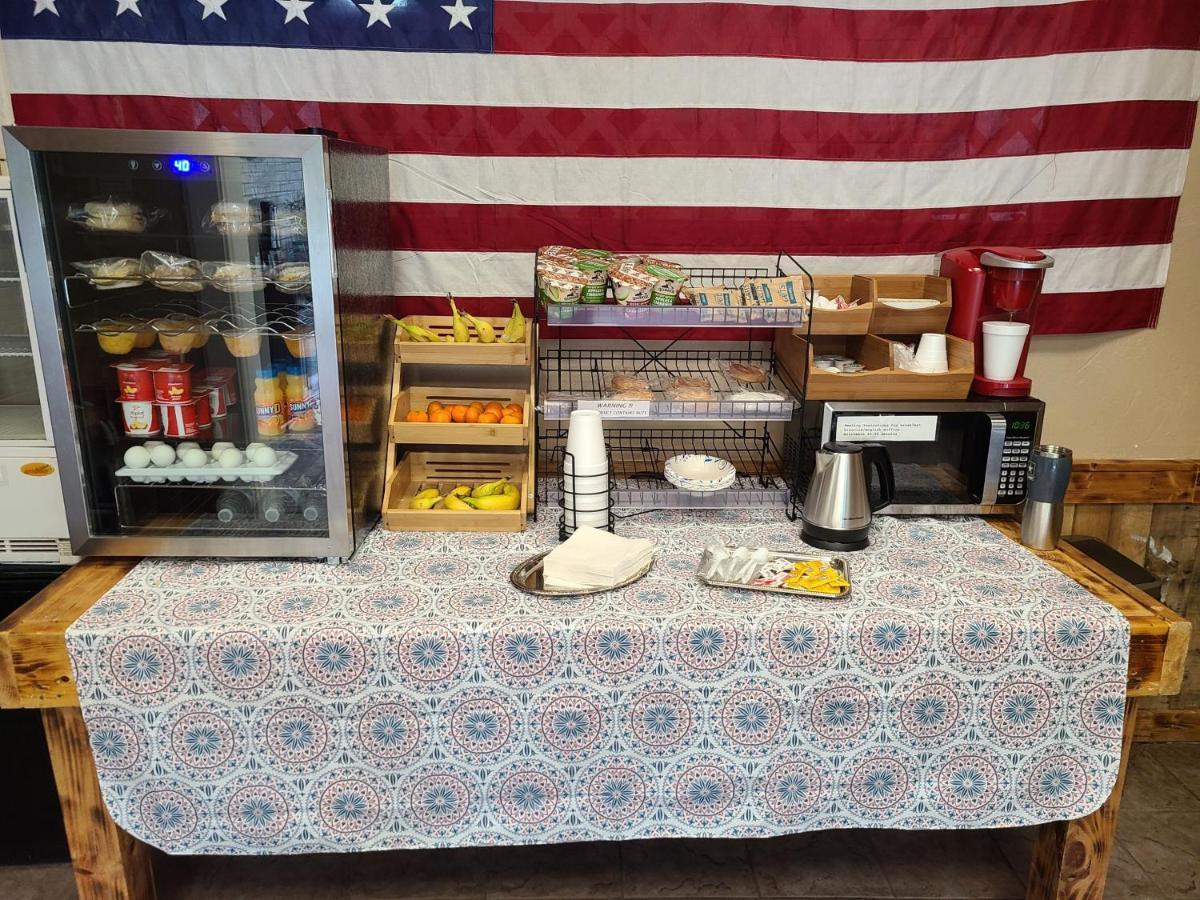 Blue Sky Inn- Complimentary Happy Hour Th-Sun, Veteran Owned, Full Breakfast, Best Green Space, 1 Mile From Blue Ridge, Fire Pit 외부 사진