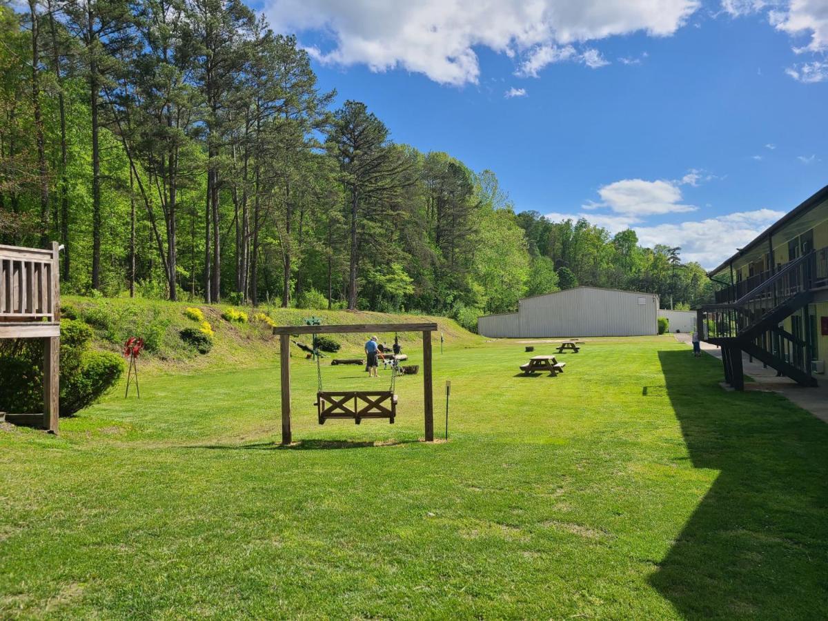 Blue Sky Inn- Complimentary Happy Hour Th-Sun, Veteran Owned, Full Breakfast, Best Green Space, 1 Mile From Blue Ridge, Fire Pit 외부 사진
