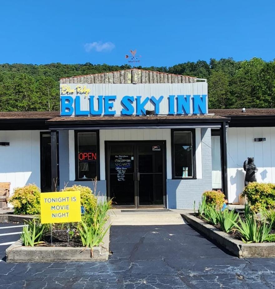 Blue Sky Inn- Complimentary Happy Hour Th-Sun, Veteran Owned, Full Breakfast, Best Green Space, 1 Mile From Blue Ridge, Fire Pit 외부 사진
