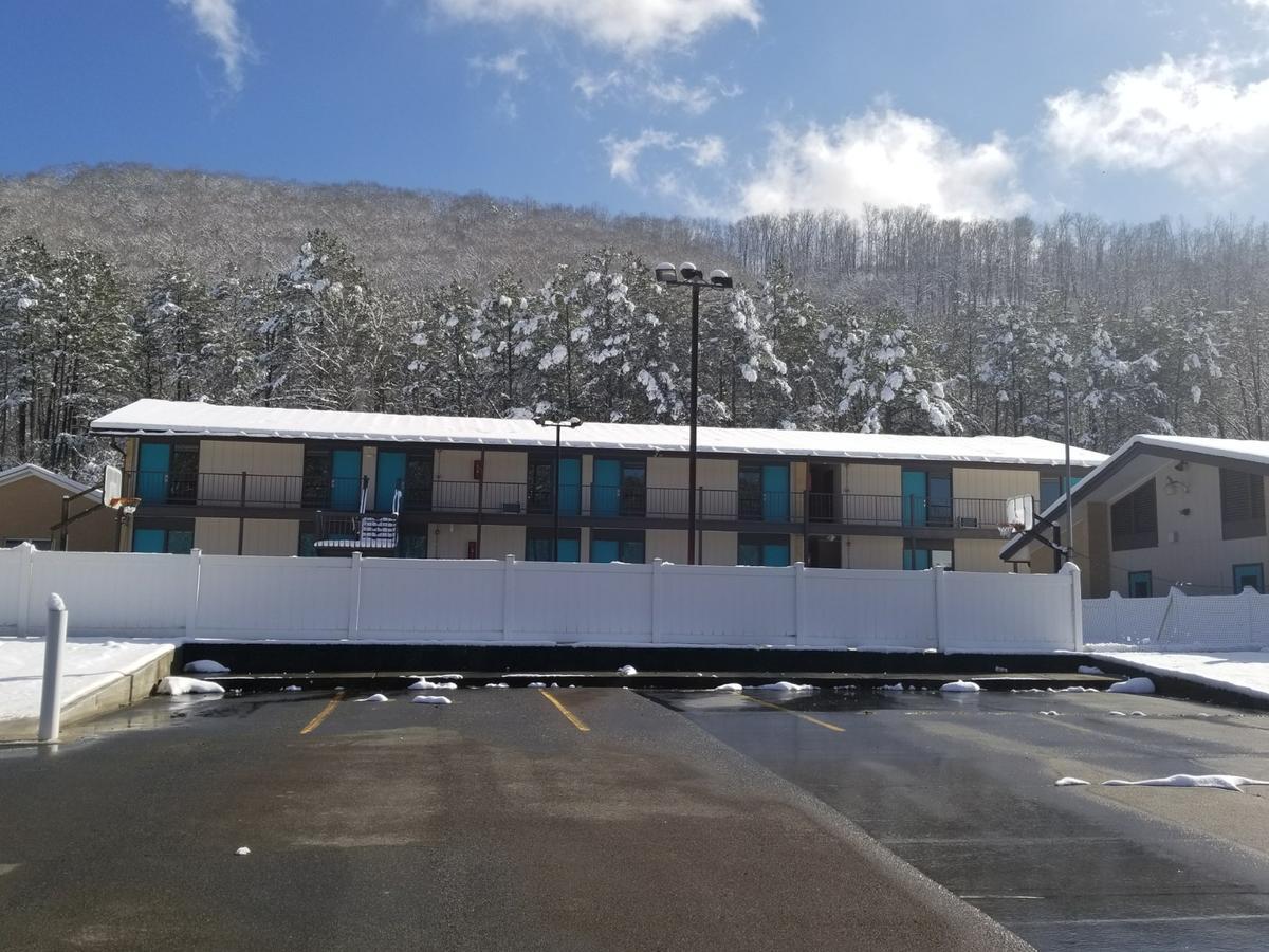 Blue Sky Inn- Complimentary Happy Hour Th-Sun, Veteran Owned, Full Breakfast, Best Green Space, 1 Mile From Blue Ridge, Fire Pit 외부 사진