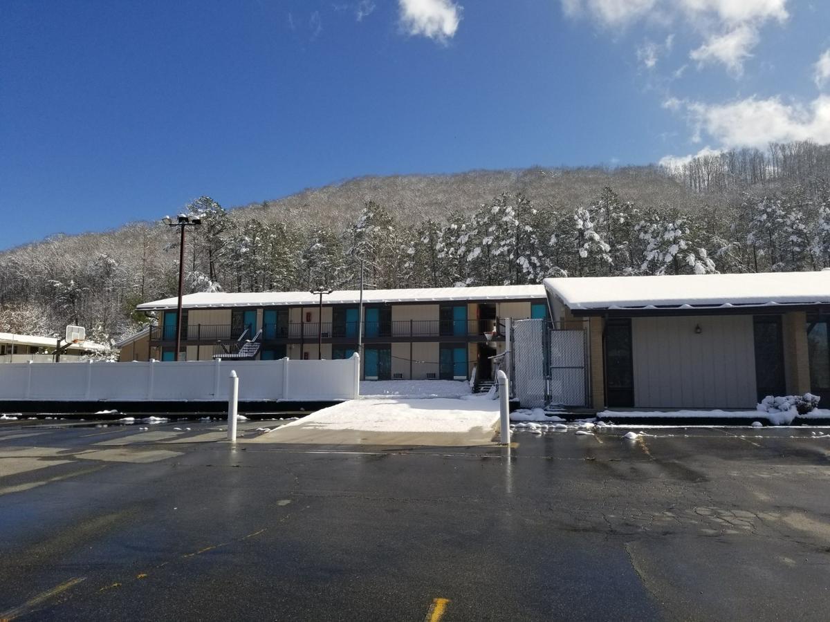 Blue Sky Inn- Complimentary Happy Hour Th-Sun, Veteran Owned, Full Breakfast, Best Green Space, 1 Mile From Blue Ridge, Fire Pit 외부 사진
